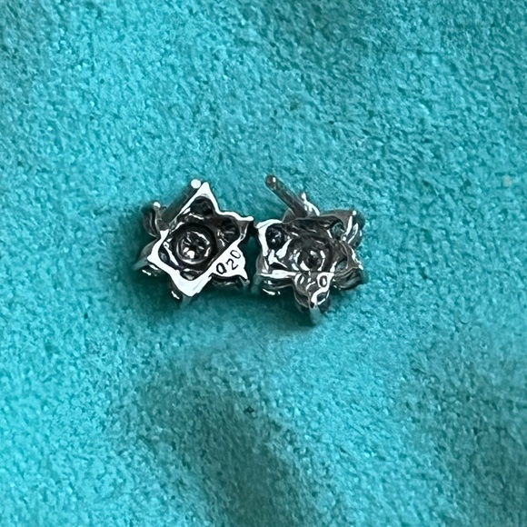 🚫SOLD🚫 Solid White Gold .40ctw Diamond Flower Stud Earrings - Picture 3 of 7